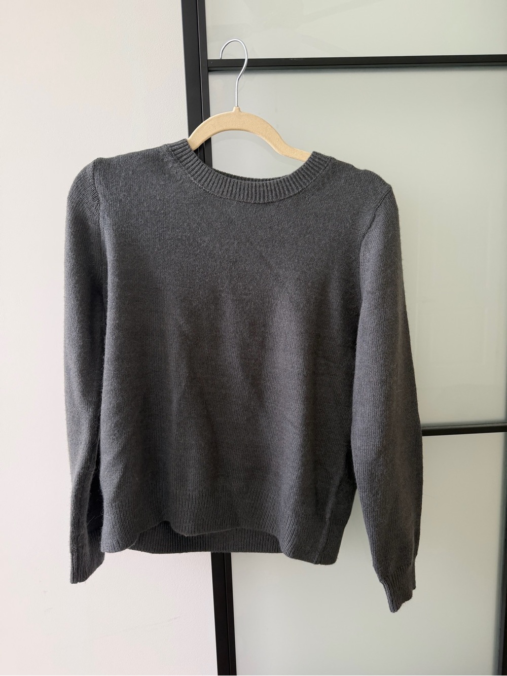 Banana Republic women’s  Crewneck Sweater in Charcoal Gray